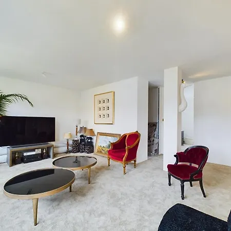 Apartment Spacieux Plein Centre, 6 Personnes, 3 Chambres, 3 Salles De Bain, Superbe Vue Chateau *