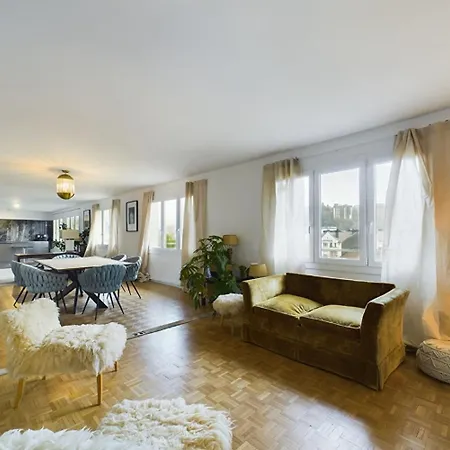 Apartment Spacieux Plein Centre, 6 Personnes, 3 Chambres, 3 Salles De Bain, Superbe Vue Chateau Epinal