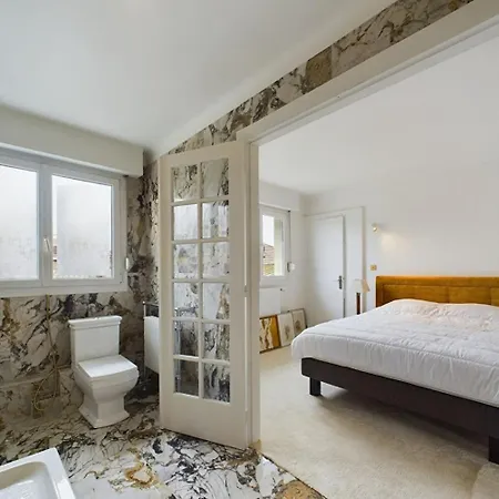 Apartment Spacieux Plein Centre, 6 Personnes, 3 Chambres, 3 Salles De Bain, Superbe Vue Chateau *
