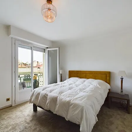 Spacieux Plein Centre, 6 Personnes, 3 Chambres, 3 Salles De Bain, Superbe Vue Chateau * Epinal